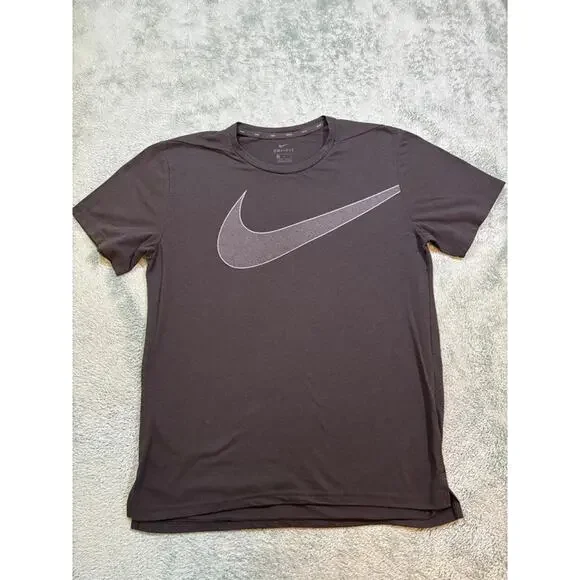 Nike Dri-FIT Black Big Swoosh Athletic T-Shirt Size US UK Medium - Picture 2 of 7